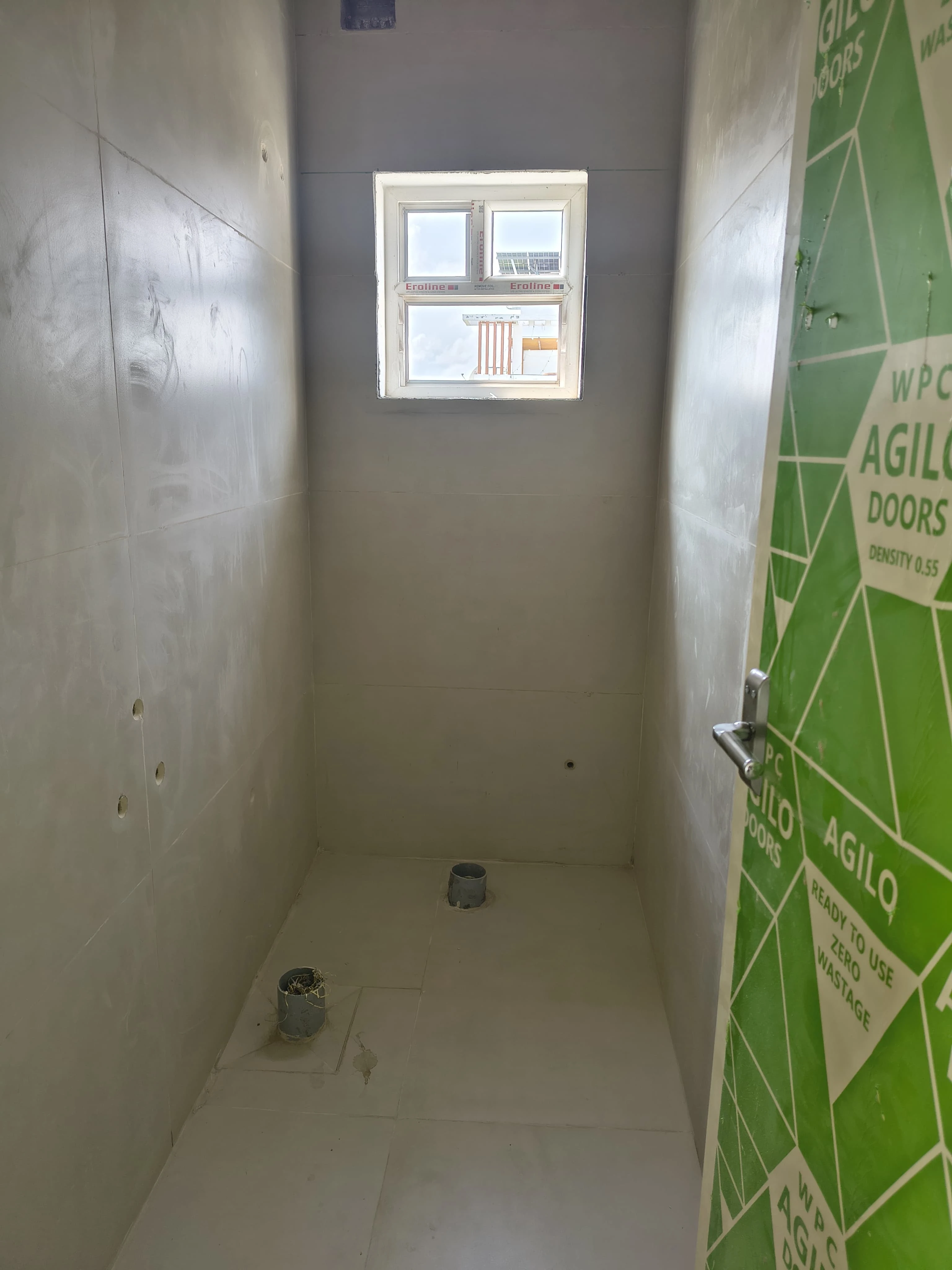 Bathroom — Flat for Sale in Pallikaranai, Chennai