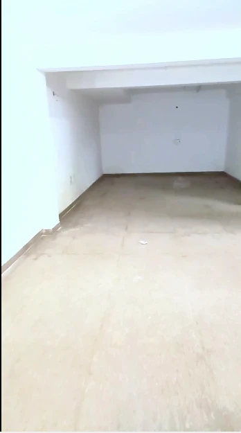 Description — Basement for Sale in Krishna Nagar, Delhi