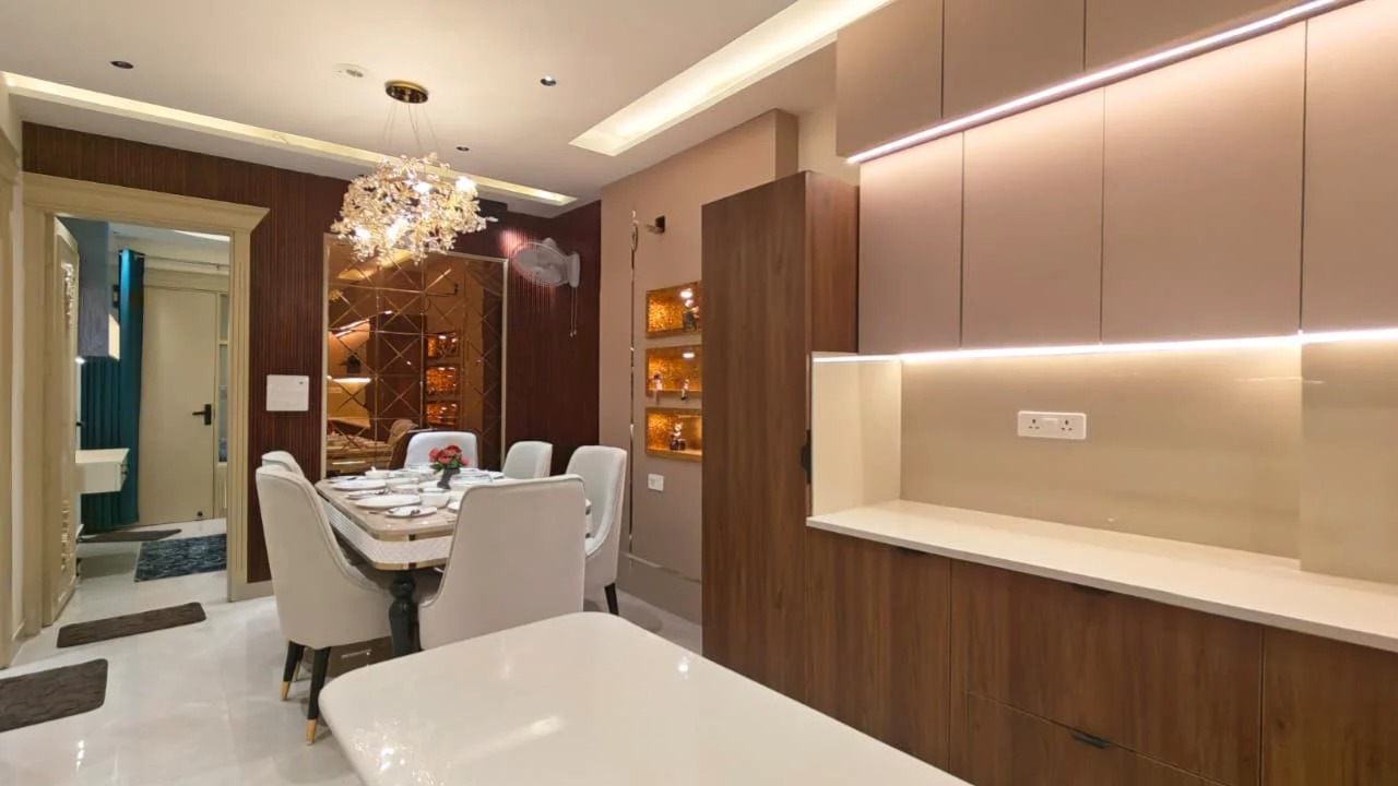 Property Image — 4 BHK Flat for Sale in Raju Parak Extension, Delhi