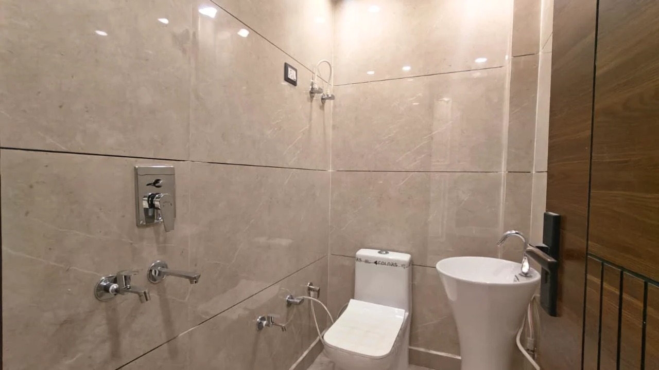 Property Image — 2 BHK Flat for Sale in Mohan Garden, Delhi